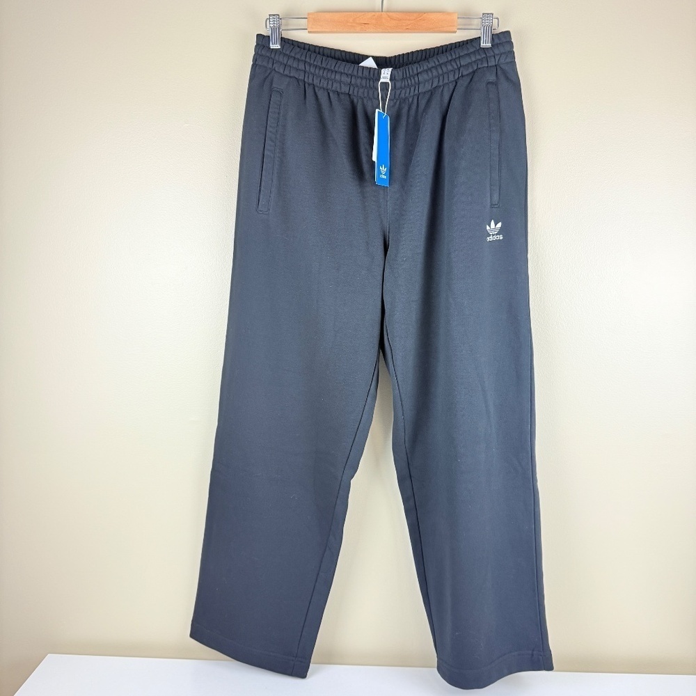 NWT Women's Adidas Soft Fleece Lined Straight-Leg Sweatpants M